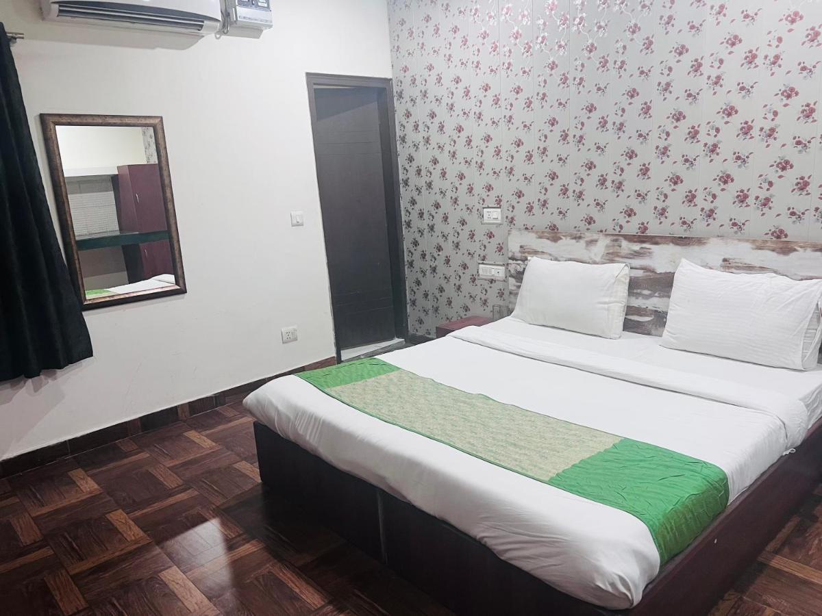 Hotel Cozy Cave Delhi Aiport New Delhi Exterior photo