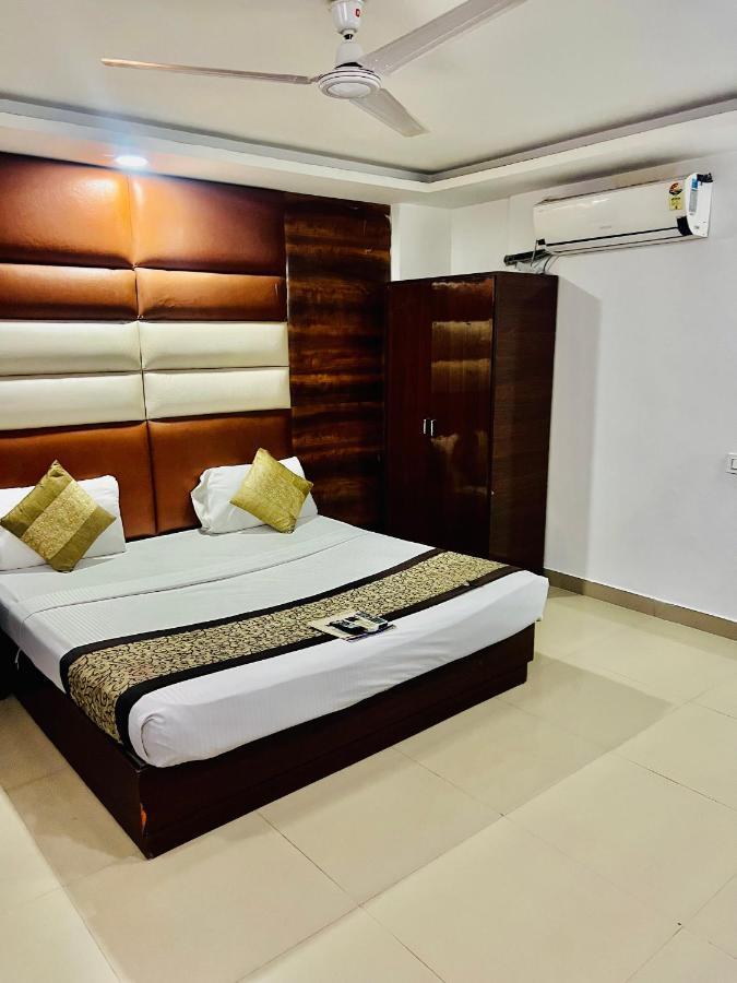 Hotel Cozy Cave Delhi Aiport New Delhi Exterior photo